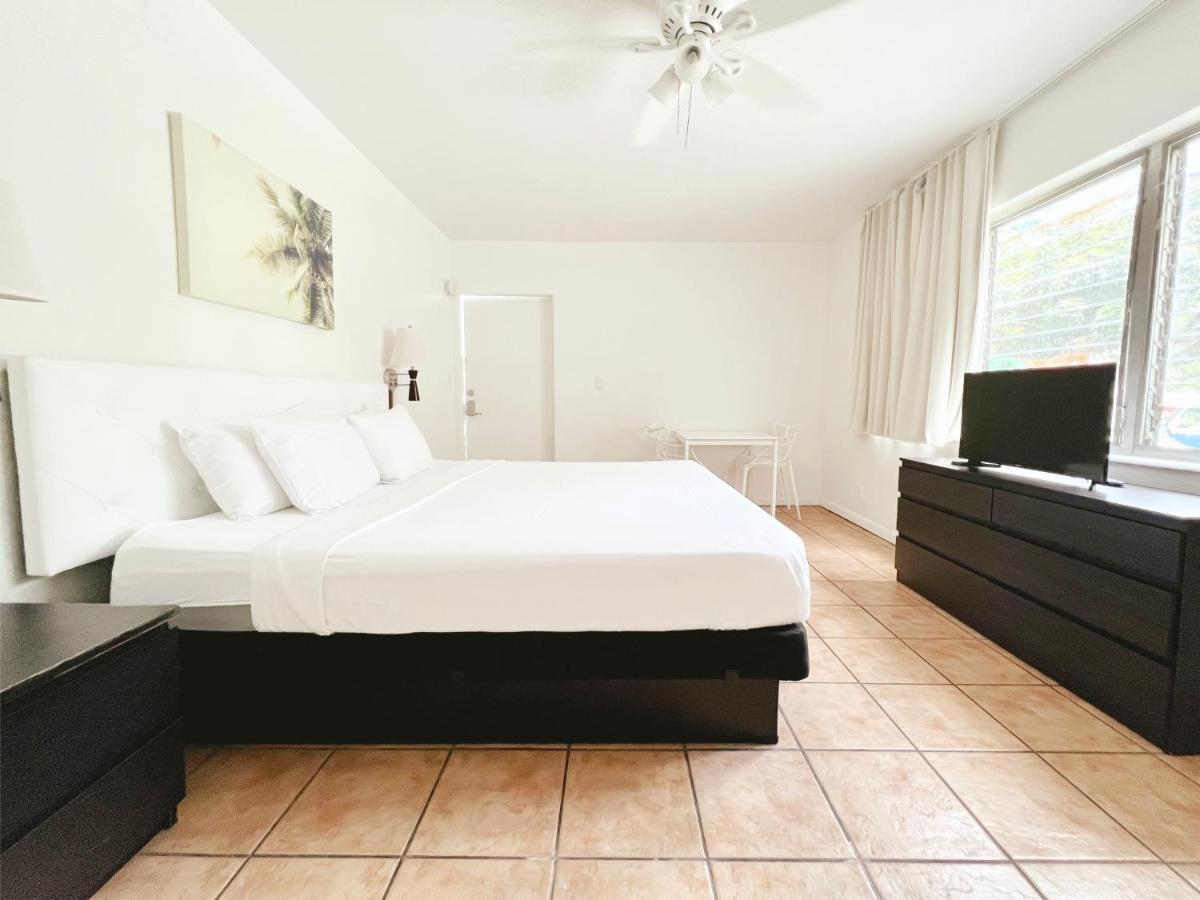 Studio King bed Accessible