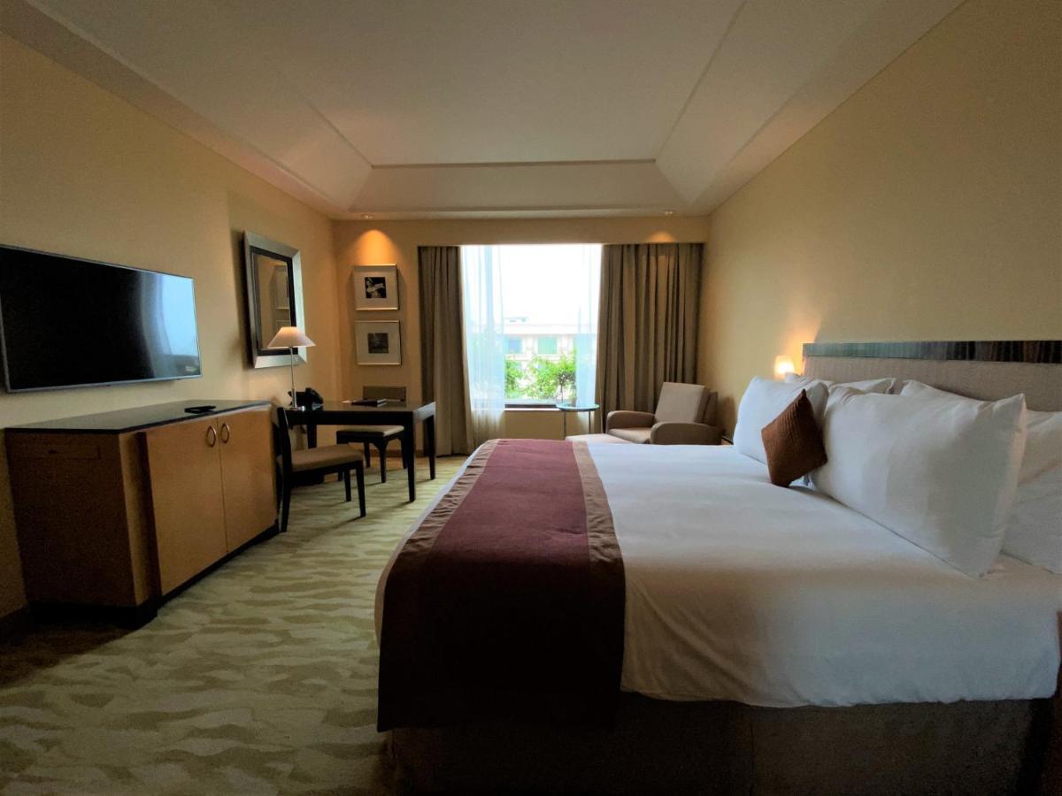 One Bedroom Apartment with 20% off on session of 30 mins Spa,15% off on food & soft beverage services,20% Discount on Laundry service Per stay per room,Happy Hours from 6PM to 8PM (1+1 on selected beverages at a hotel designated area),1305242554:JPEG