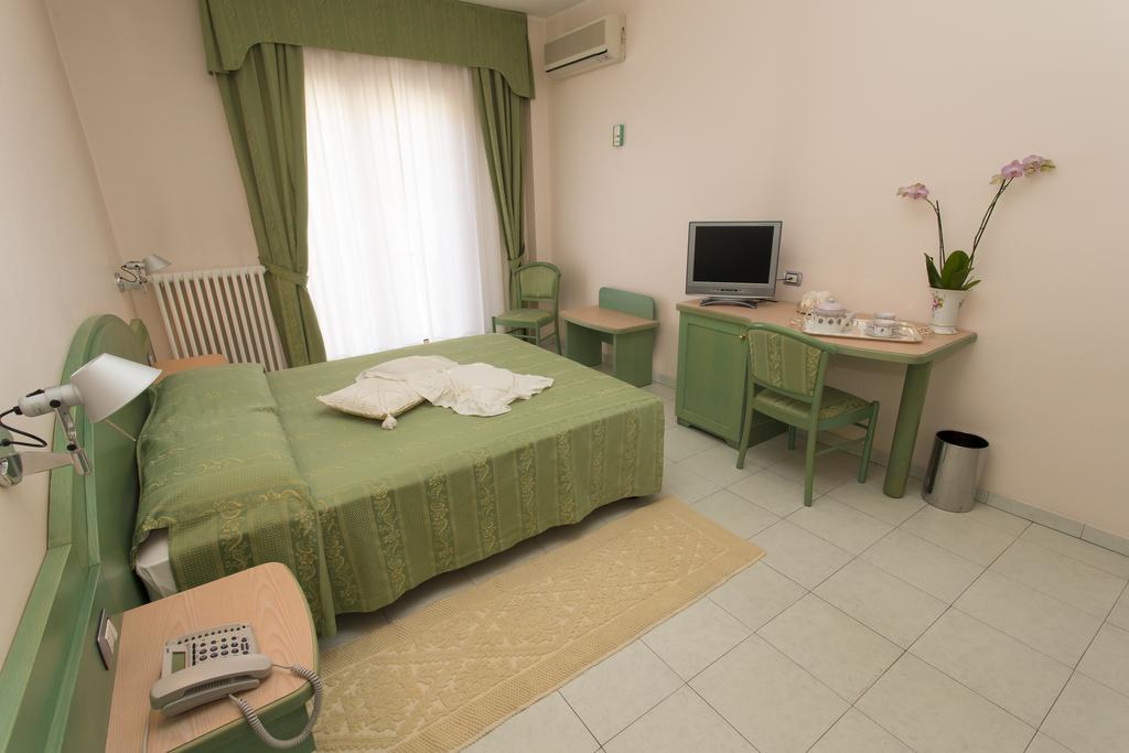 Double or Twin Room,220597292:JPEG