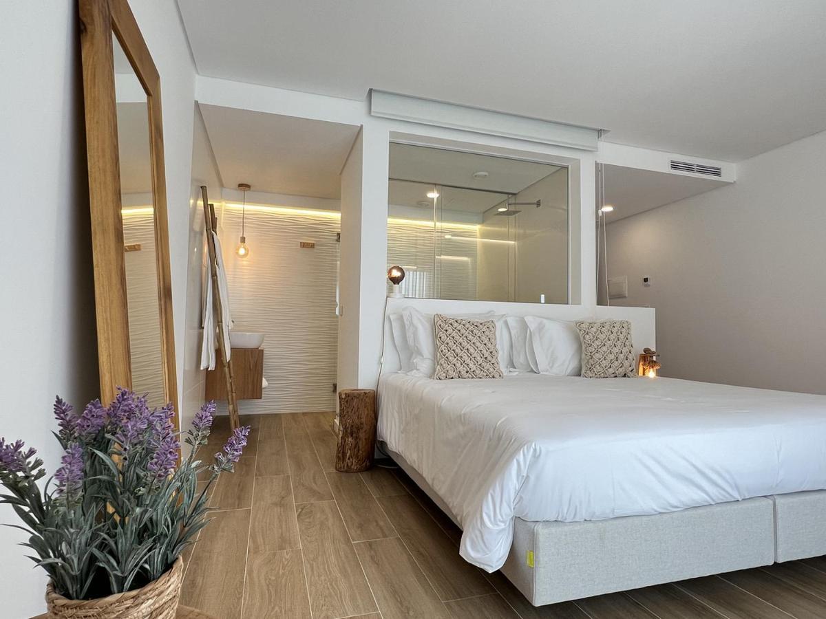 Deluxe Double Room with Balcony,1292435815:JPEG