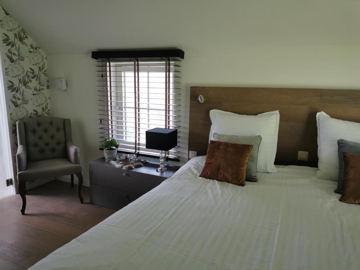 Deluxe Double Room Bath,1290228601:JPEG