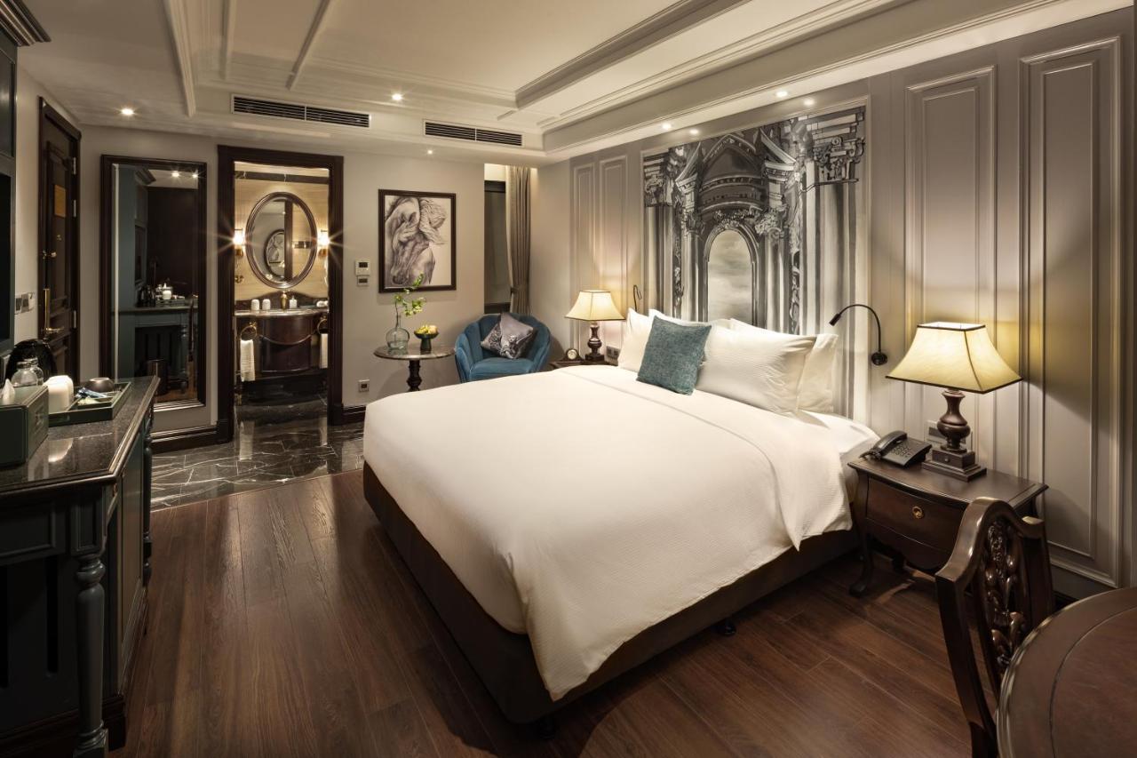 Deluxe Double Room Internal Window