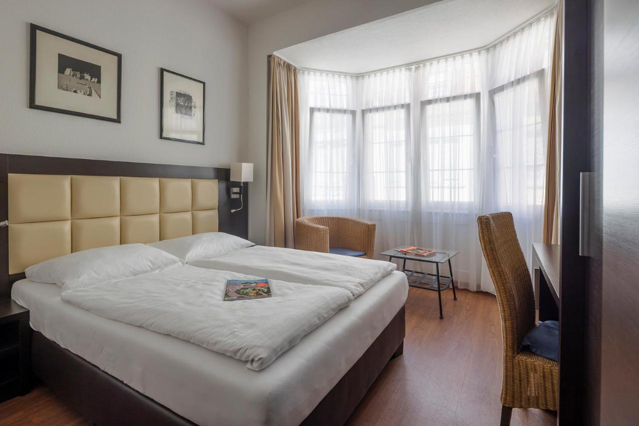 Standard Double Room Queen Bed 150mx200m,1291486660:JPEG