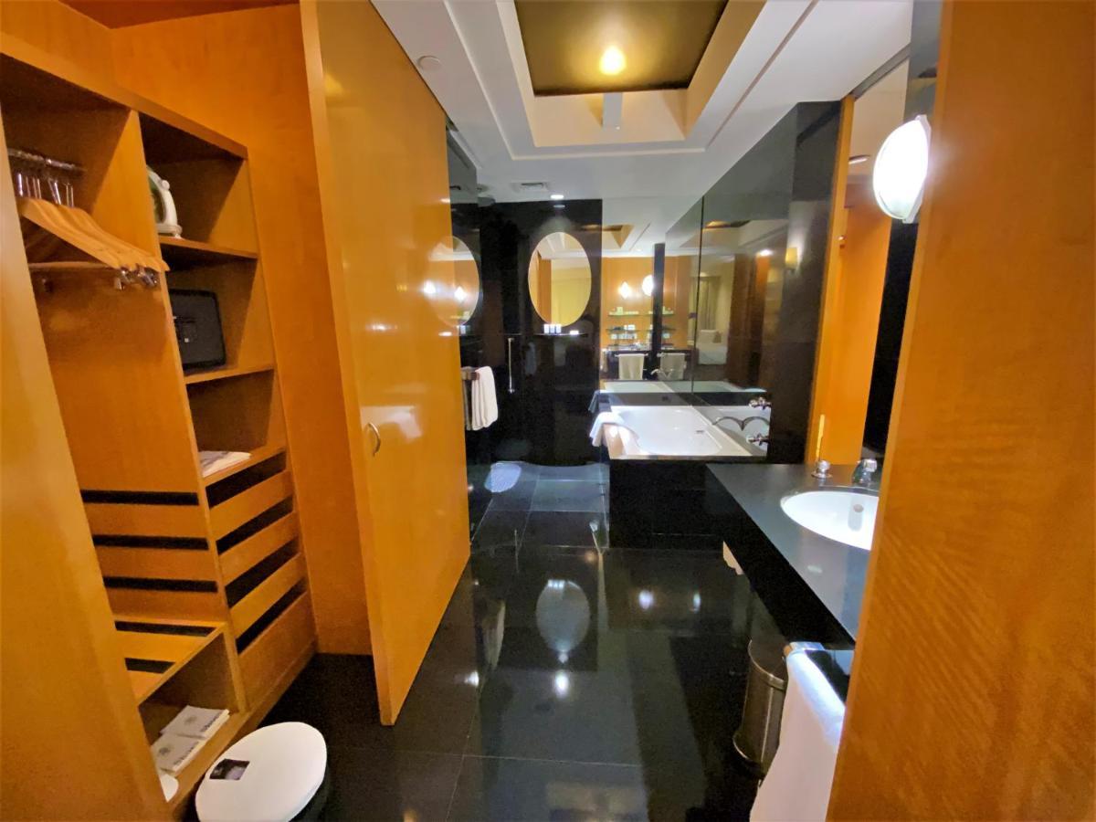 The Grand Club Room with 20% off on session of 30 mins Spa,15% off on food & soft beverage services,20% Discount on Laundry service Per stay per room,Happy Hours from 6PM to 8PM (1+1 on selected beverages at a hotel designated area),1709761570:JPEG