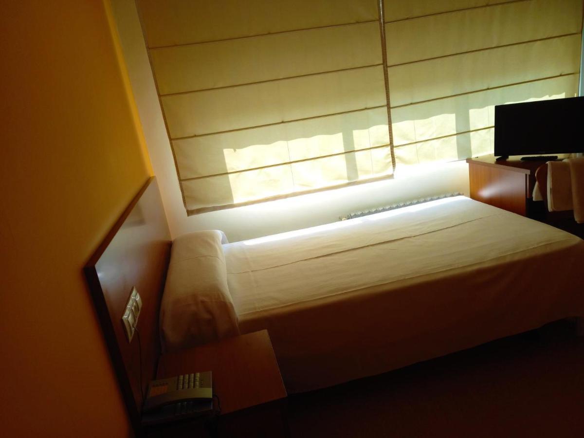 Single Room,1293895066:JPEG