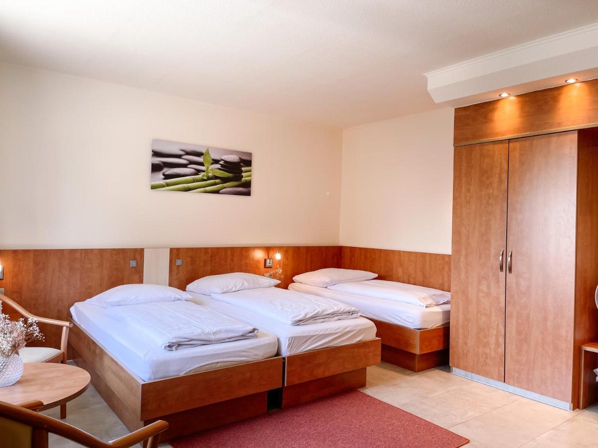 Triple Room,1293975178:JPEG