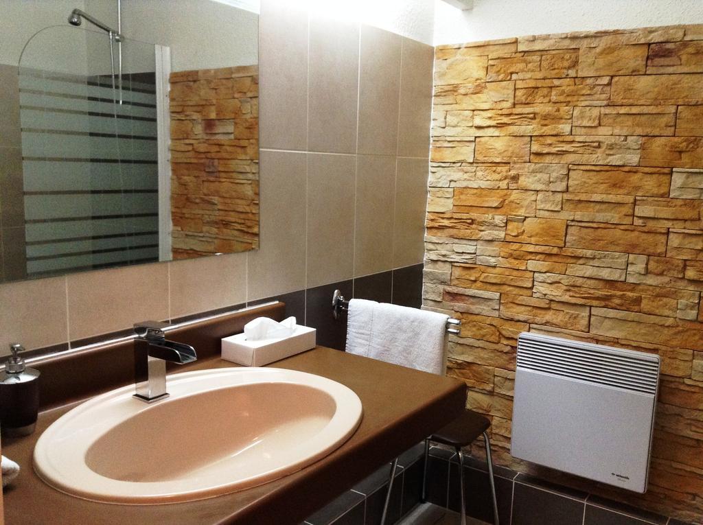 Double Room,364204726:JPEG
