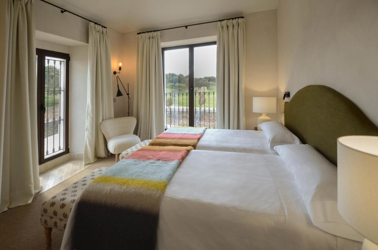 Large Double or Twin Room,1299202384:JPEG