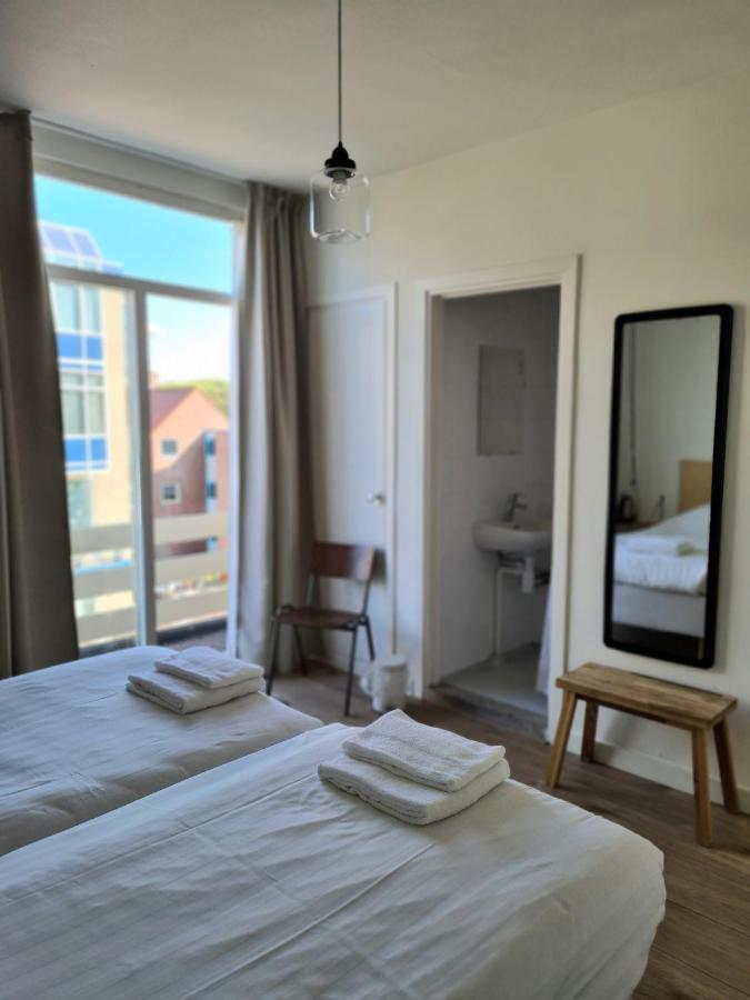 Twin Room Private Shower Shared Toilet