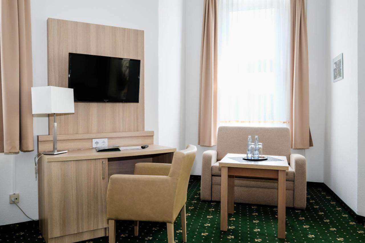 Standard Double Room,1294639774:JPEG