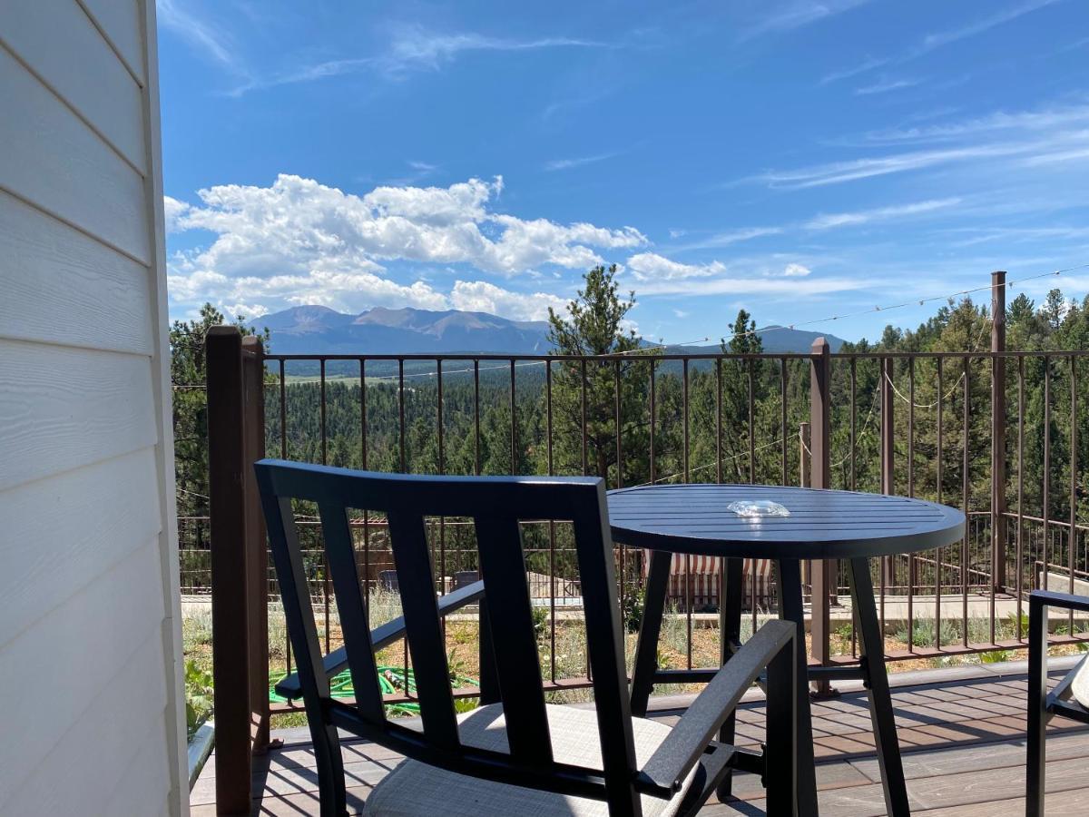 Creek Suite - King Suite with Mountain View
