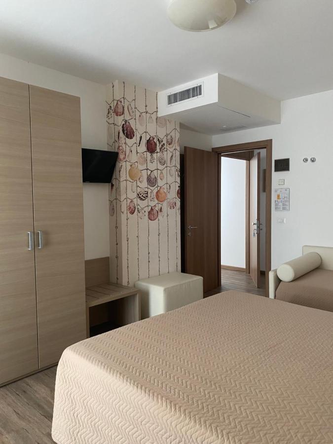 Quadruple Room Lateral Sea View