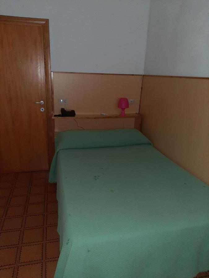 Small Single Room,1295448097:JPEG