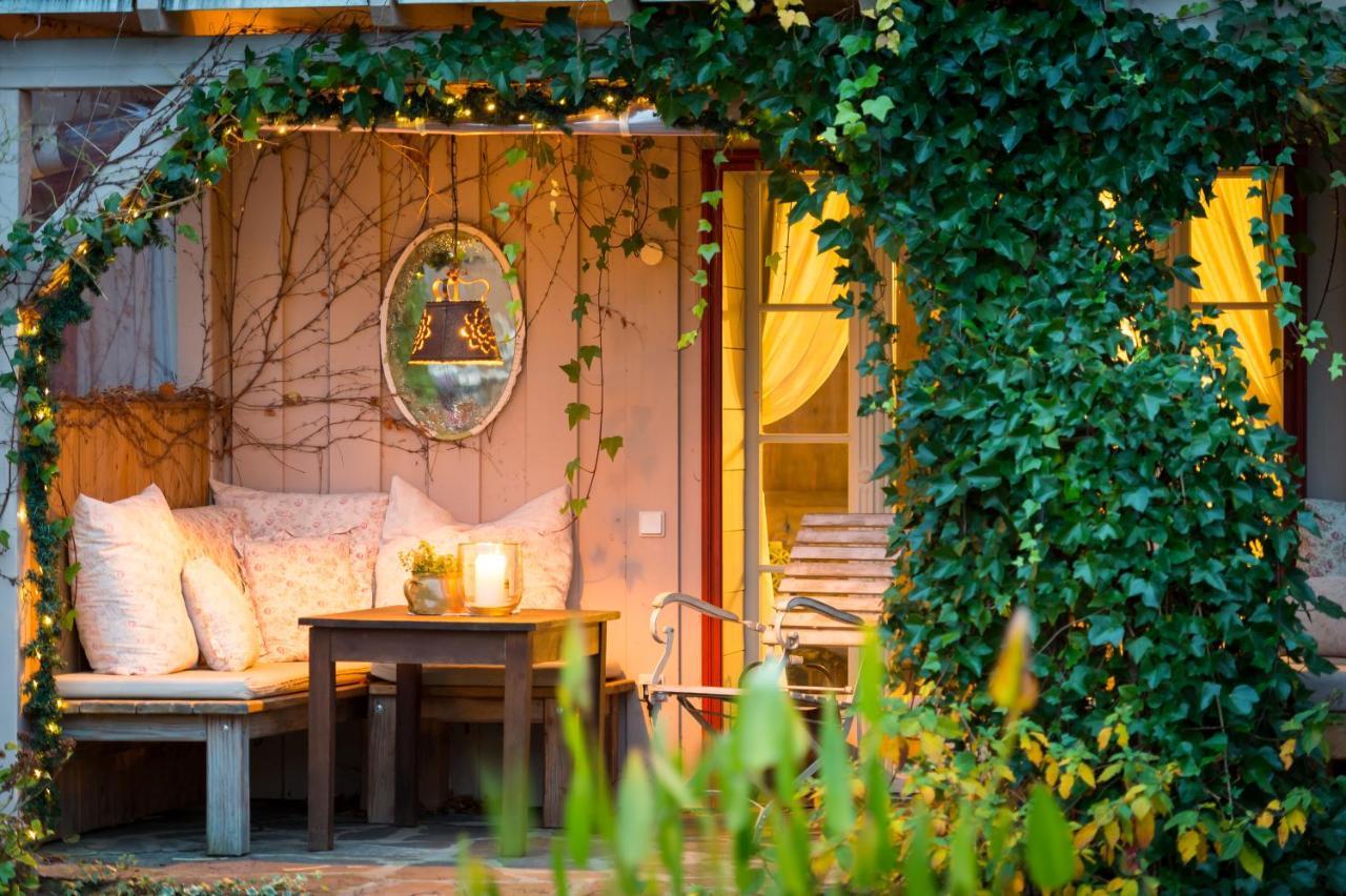 Superior Gartensuite mit Kamin und SPA Nutzung Poolblick
