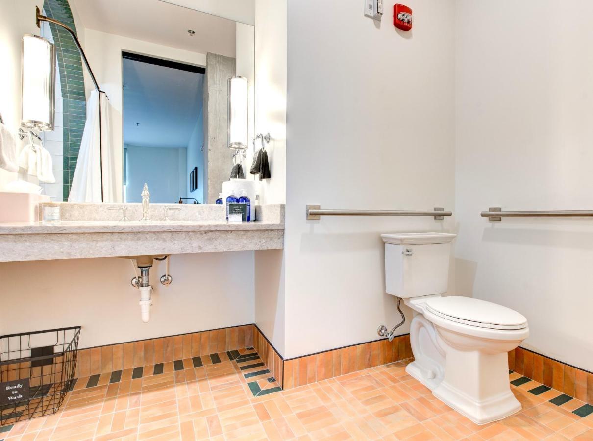 Elwood Premier Double Queen ADA Accessible