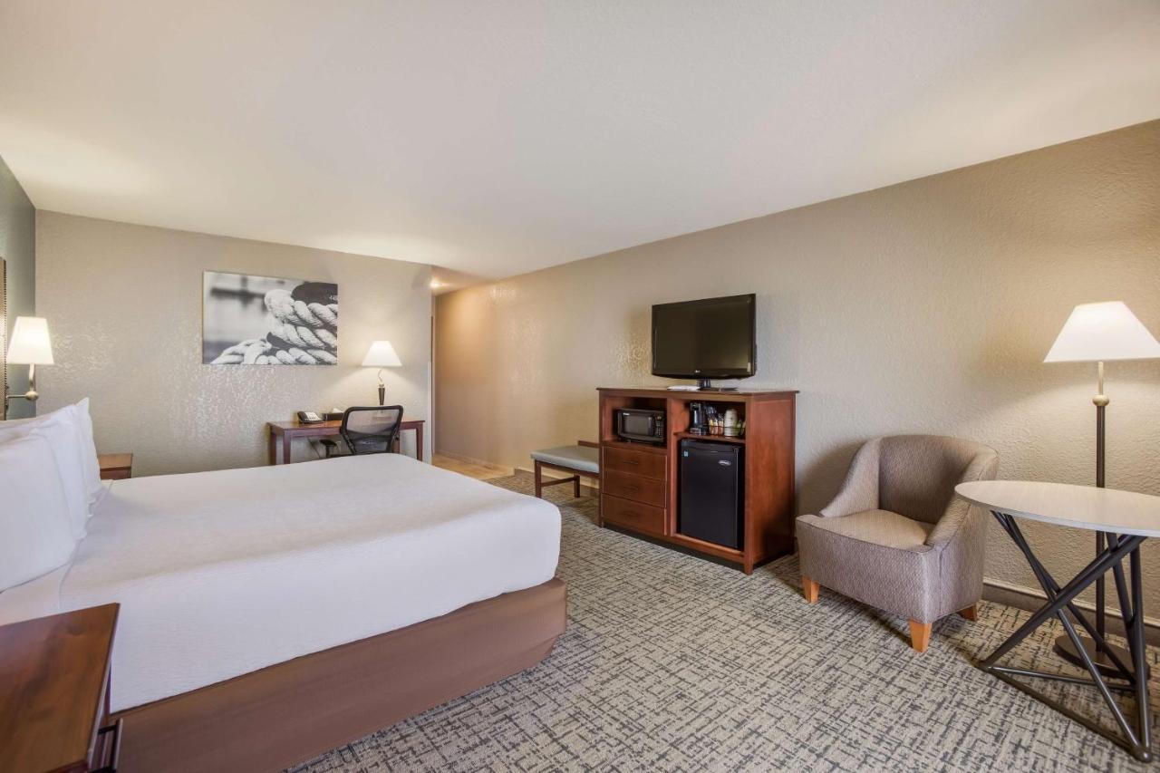 King Room Balcony Partial Lake View