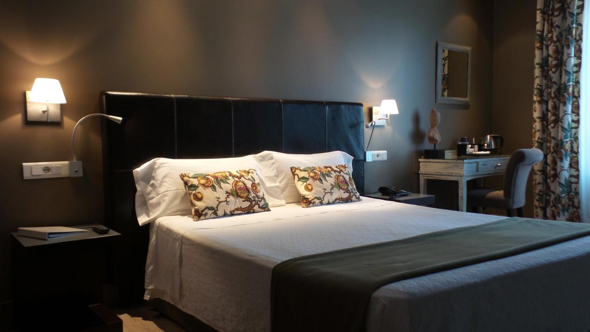 Double or Twin Room terrace Front Side
