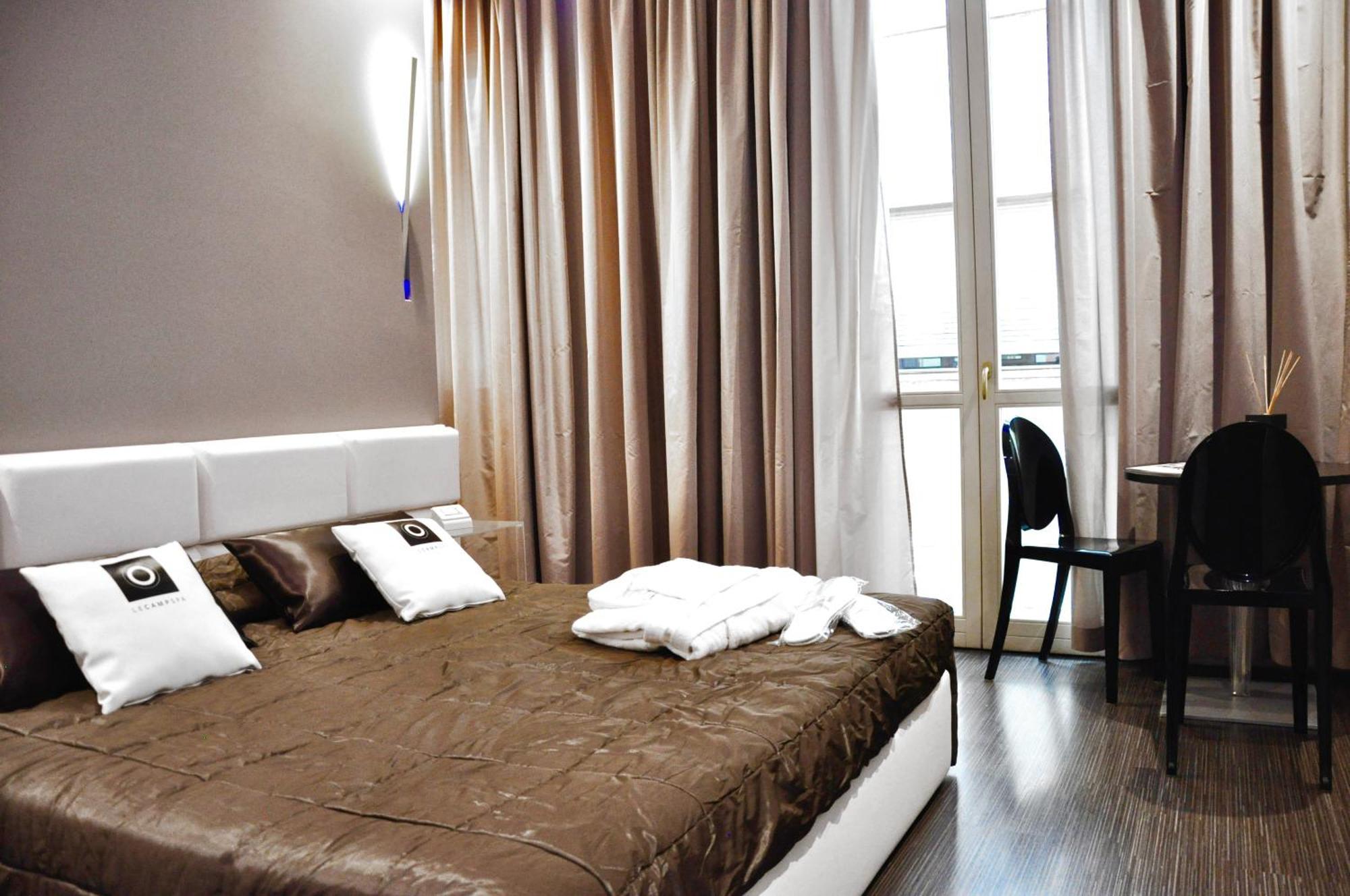 Single Room King Size Bed Balcony
