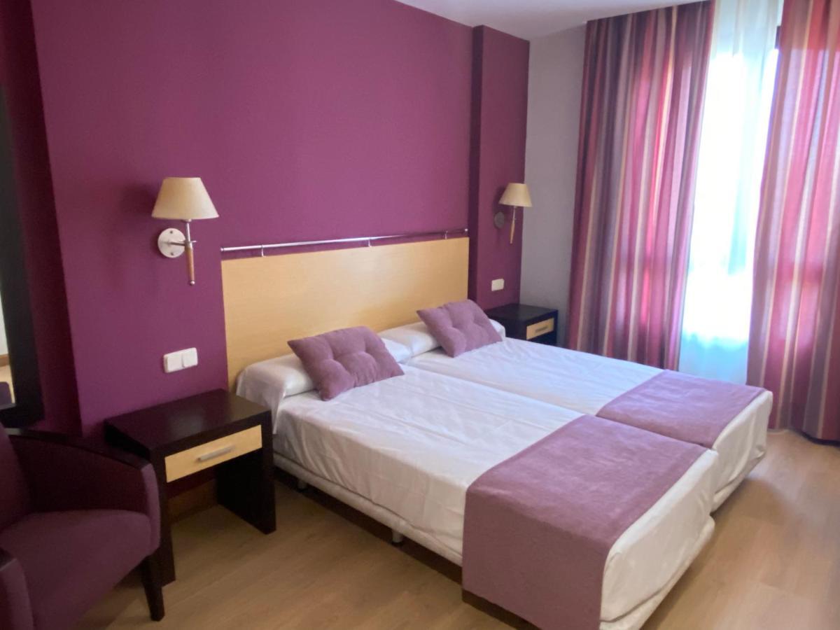 Double or Twin Room,1296375193:JPEG