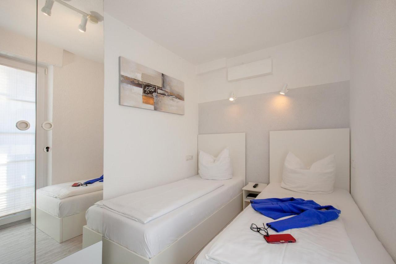 Micro Twin Room