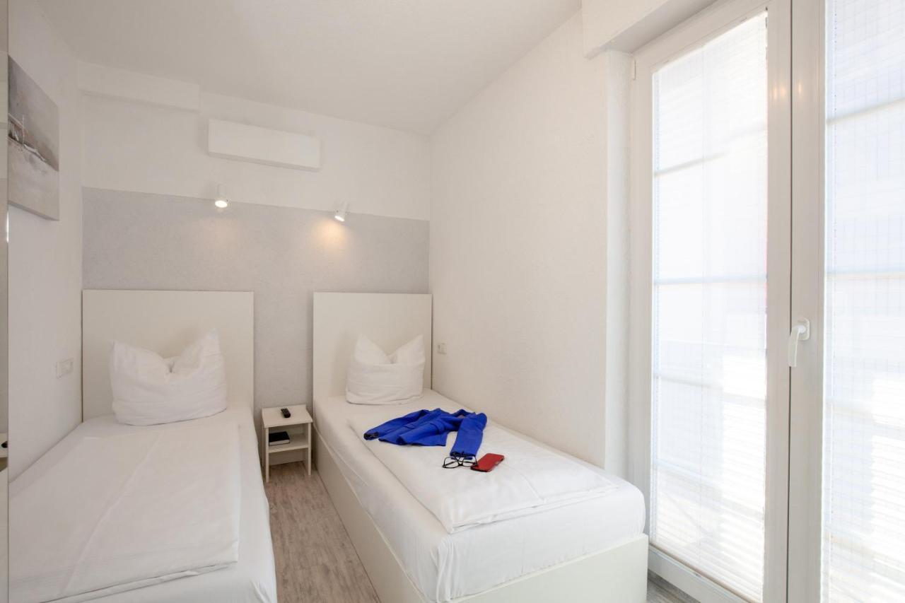 Micro Twin Room