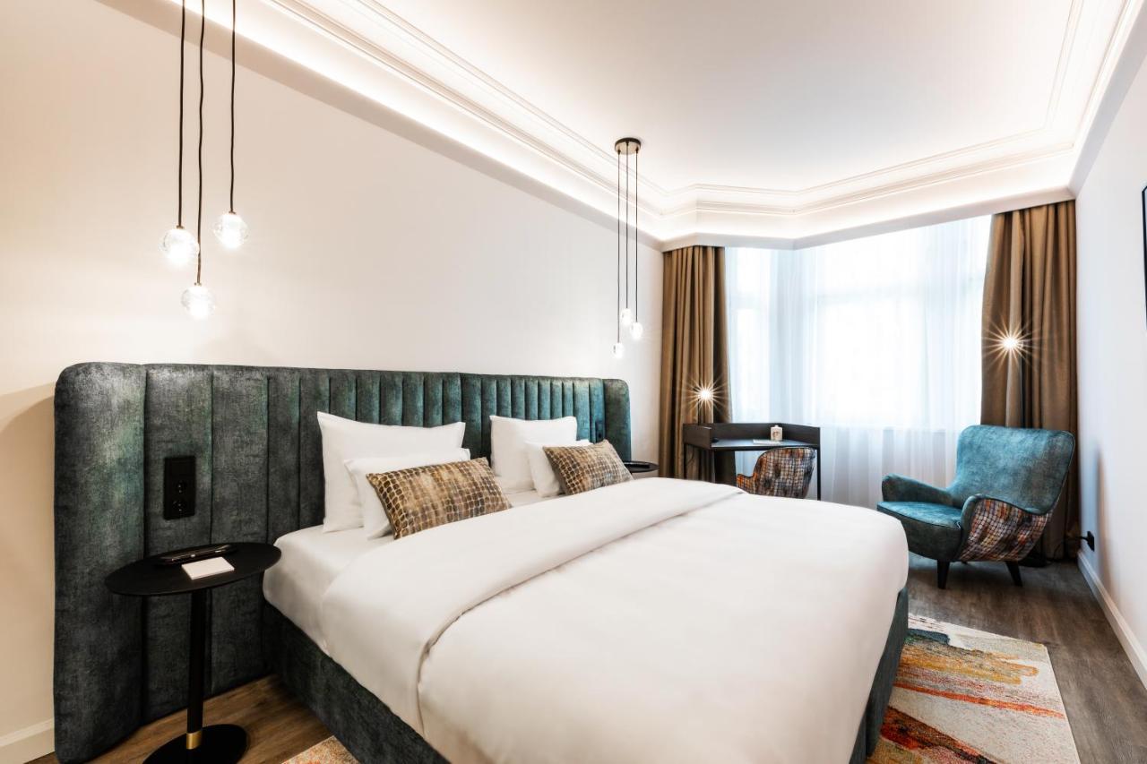 Double Room,1297245853:JPEG