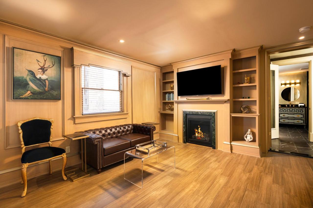 King Suite Spa Bath