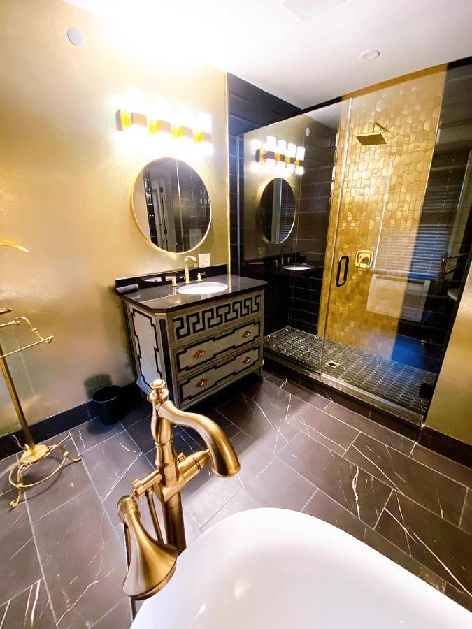 King Suite Spa Bath