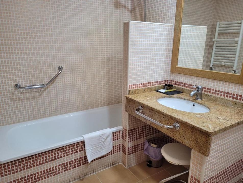 Triple Room,1365819746:JPEG