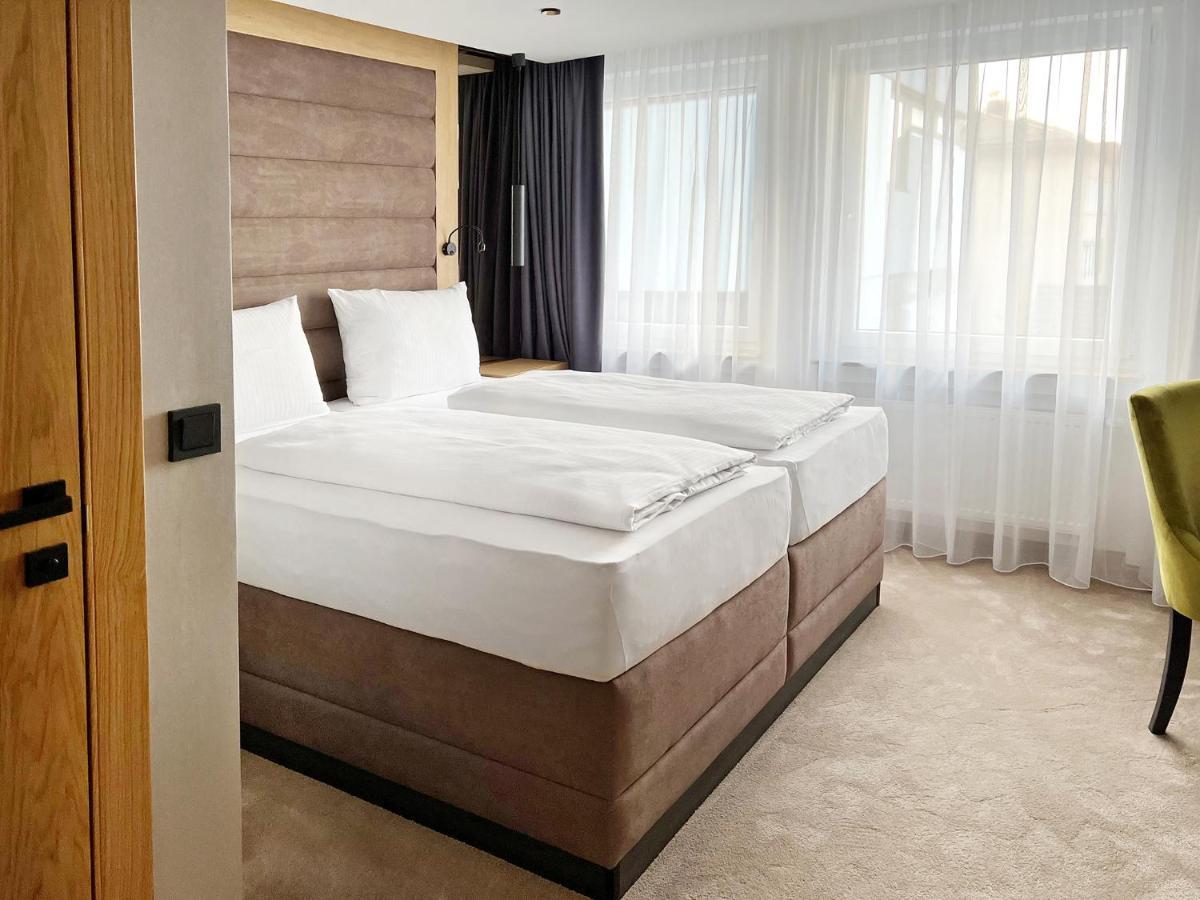 Deluxe Double Room,1322943673:JPEG