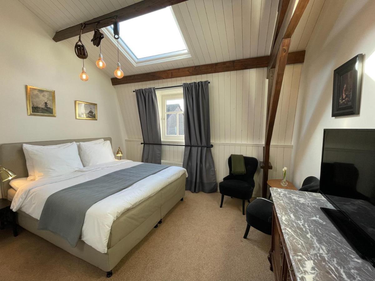 Double Room,1297699099:JPEG