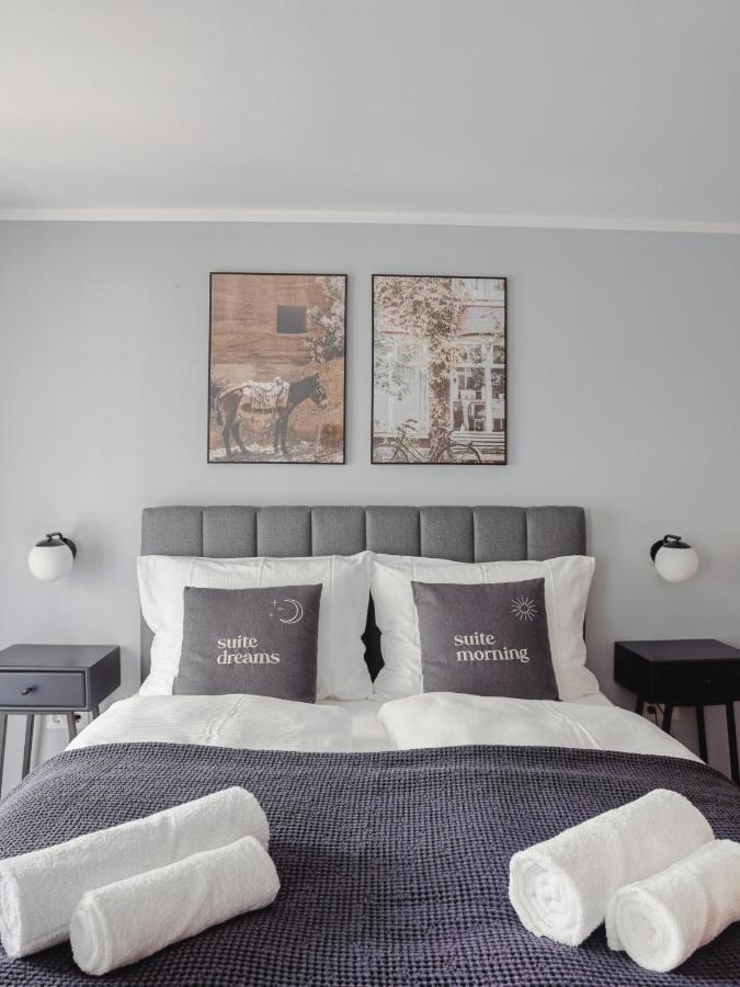 Suite XL sofa bed & separate kitchen
