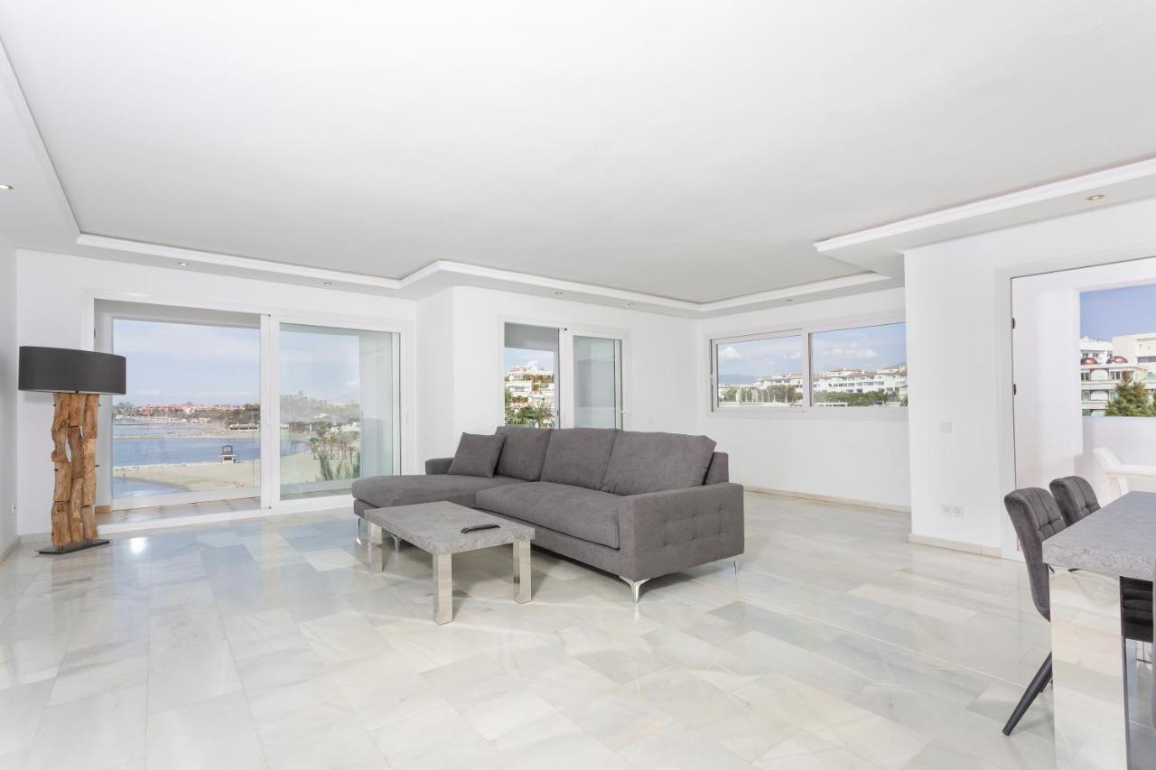 Deluxe Three-Bedroom Apartment Sea View Hot Tub