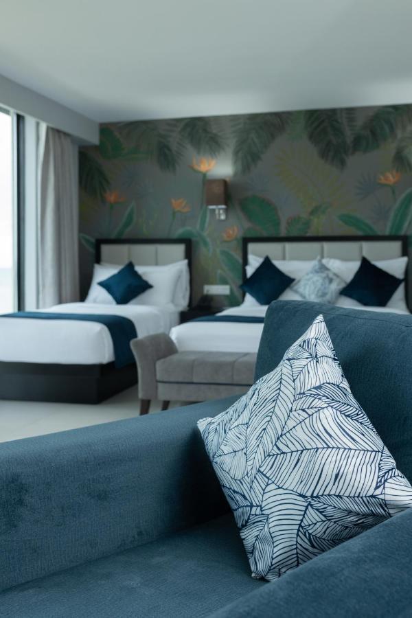 Signature Family Sea Front