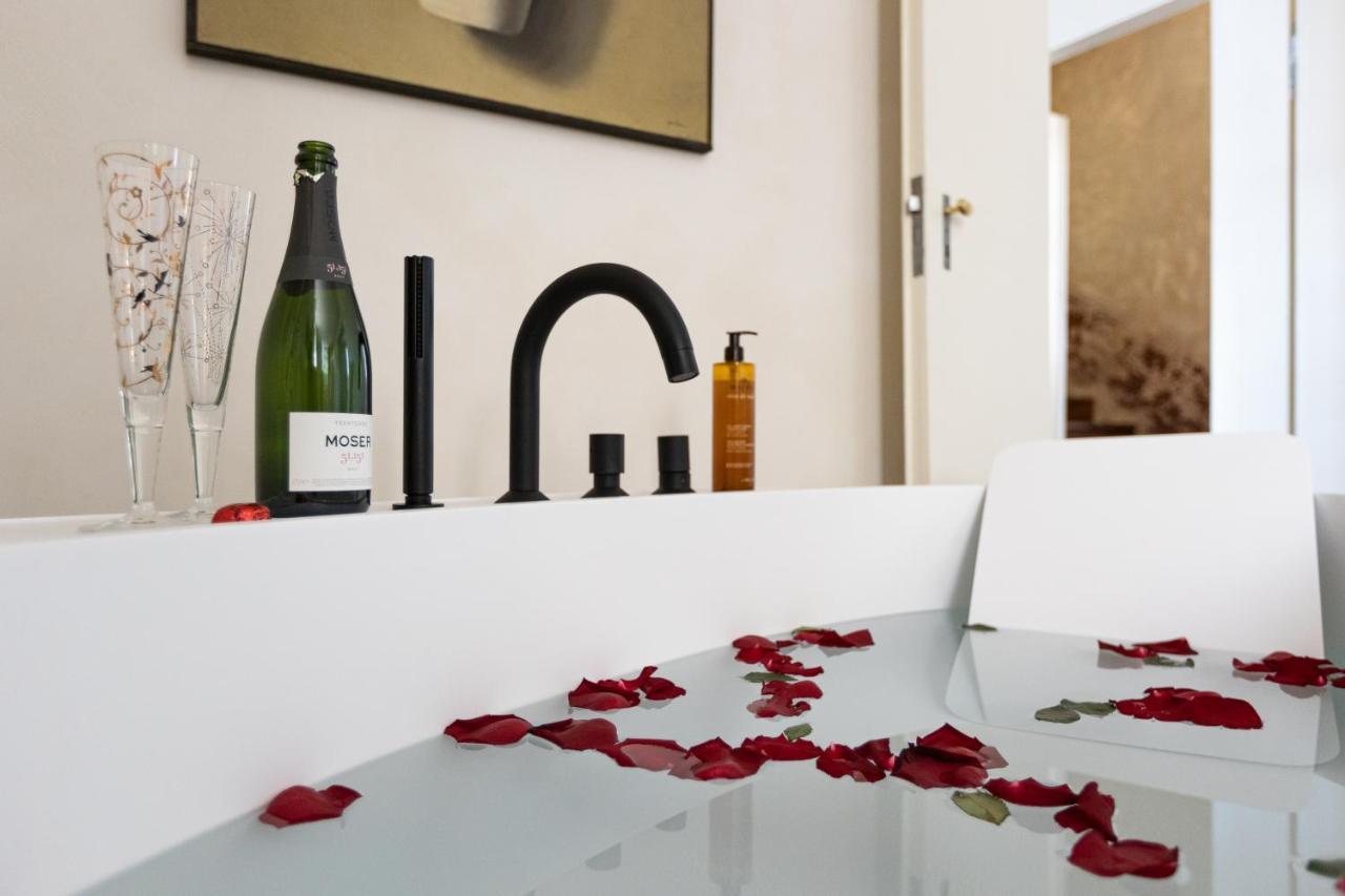 Deluxe Double Room Bath