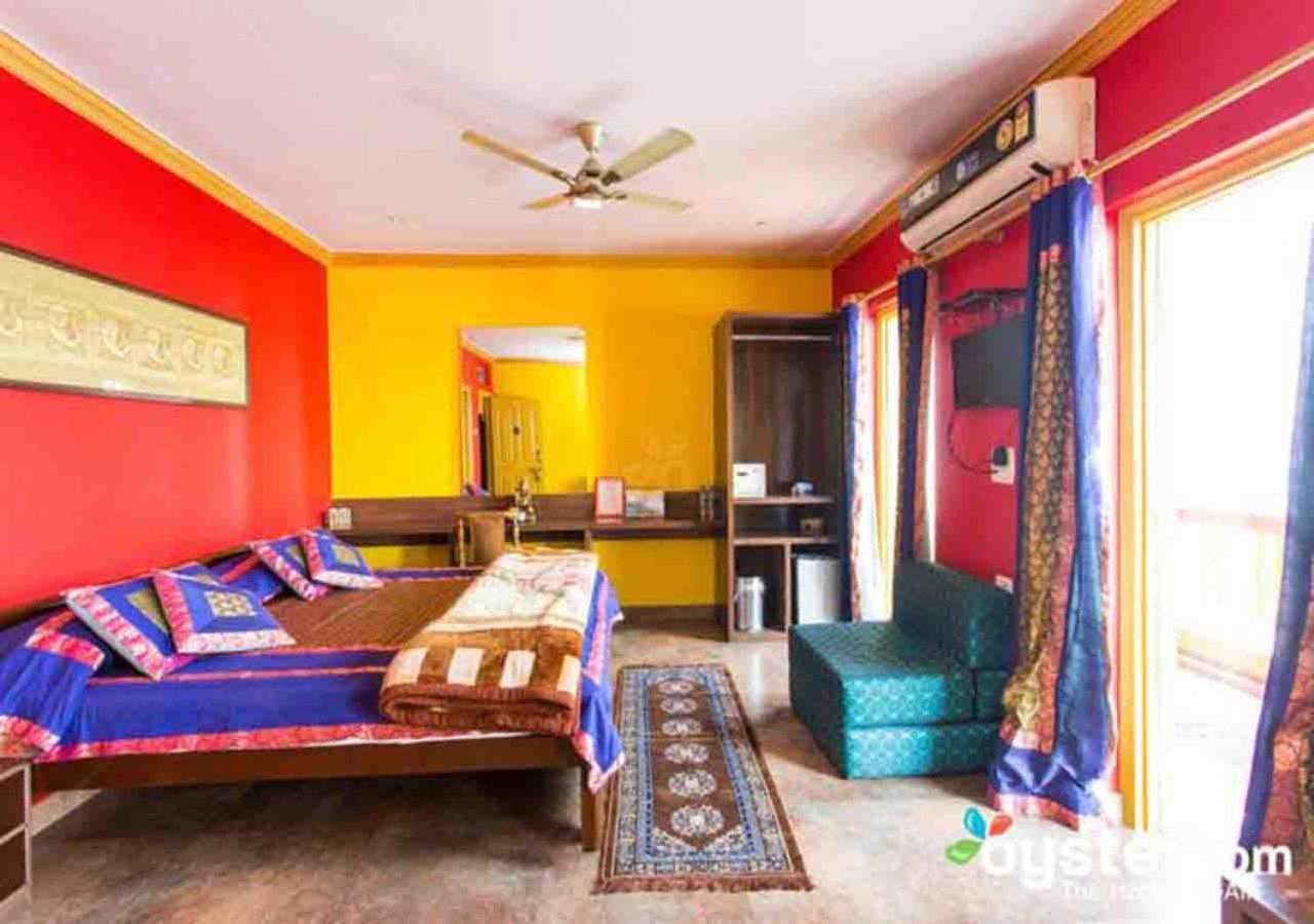 Super Deluxe Room Private Balcony & Ganga View