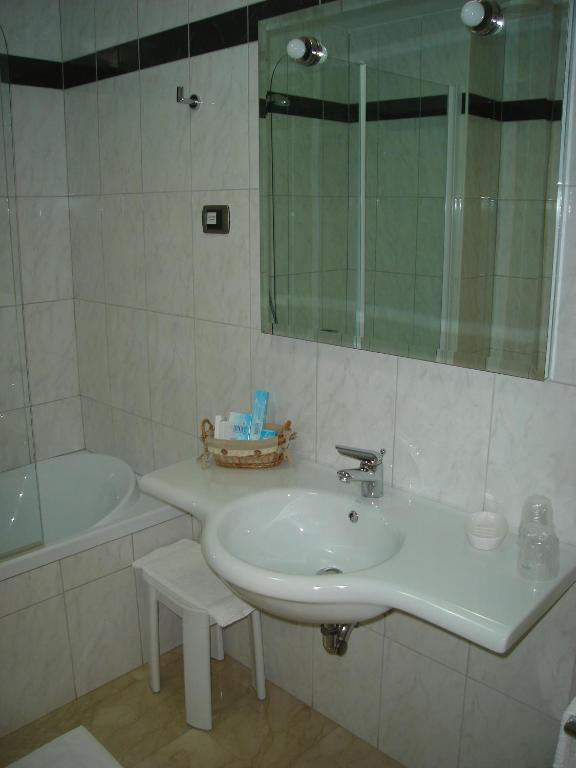Triple Room,362181292:JPEG