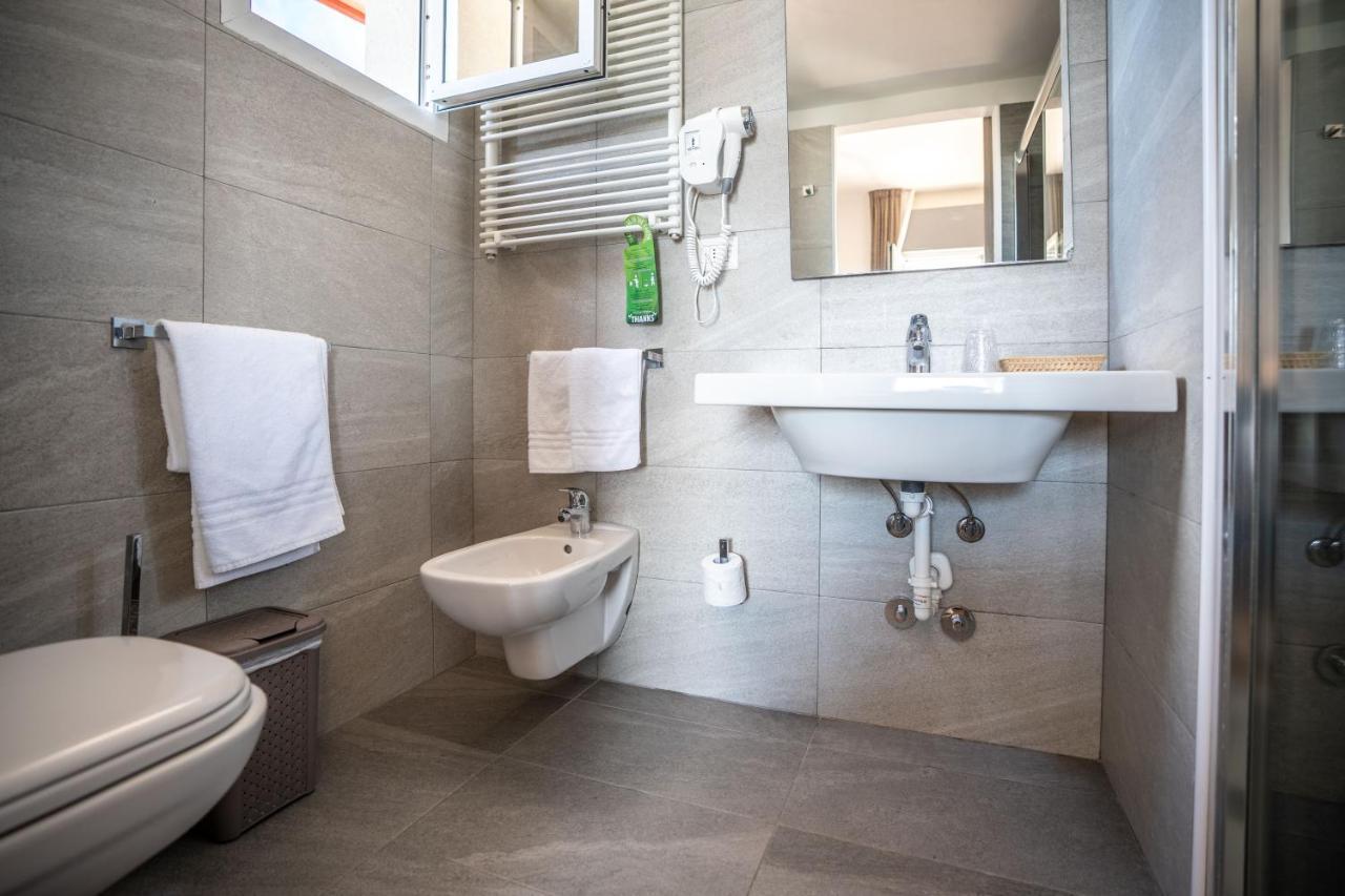 Deluxe Double or Twin Room Sea View