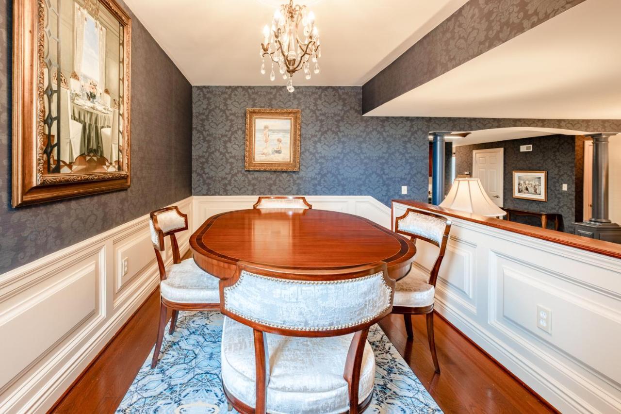 The Victoria Two Bedroom Two Bathroom Suite