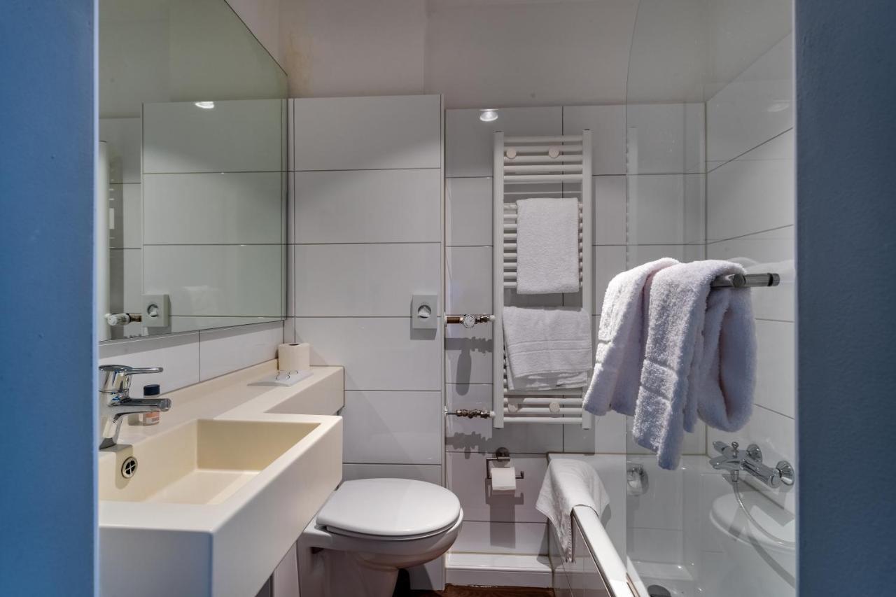 Large Single Room