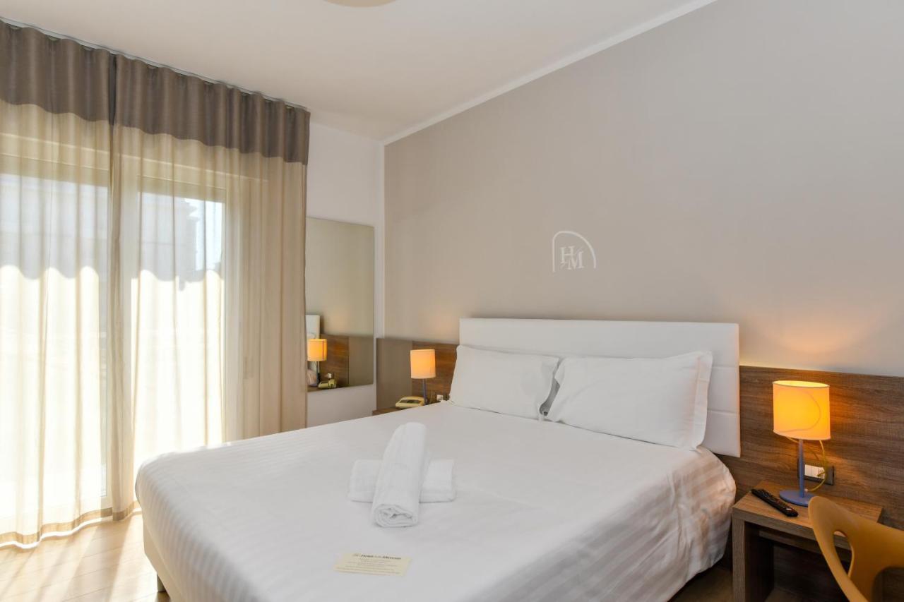 Standard Double or Twin Room Lateral Sea View,1300860898:JPEG