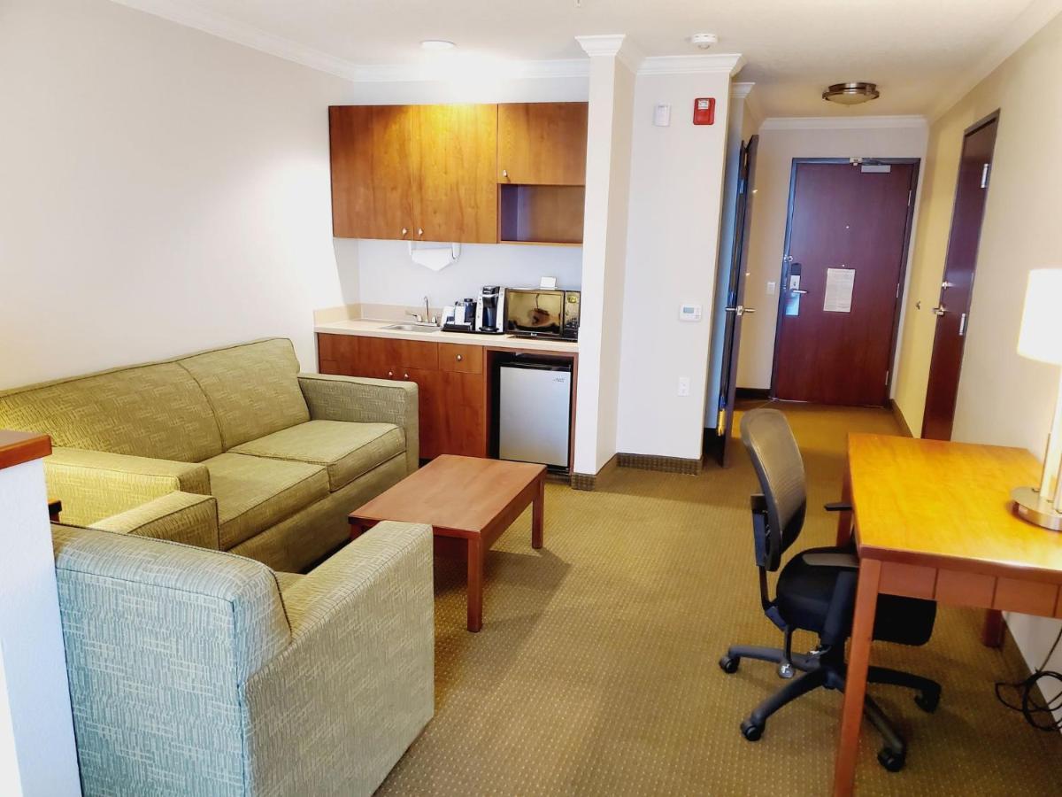 Executive King Room Disability Access Tub or Non-Smoking