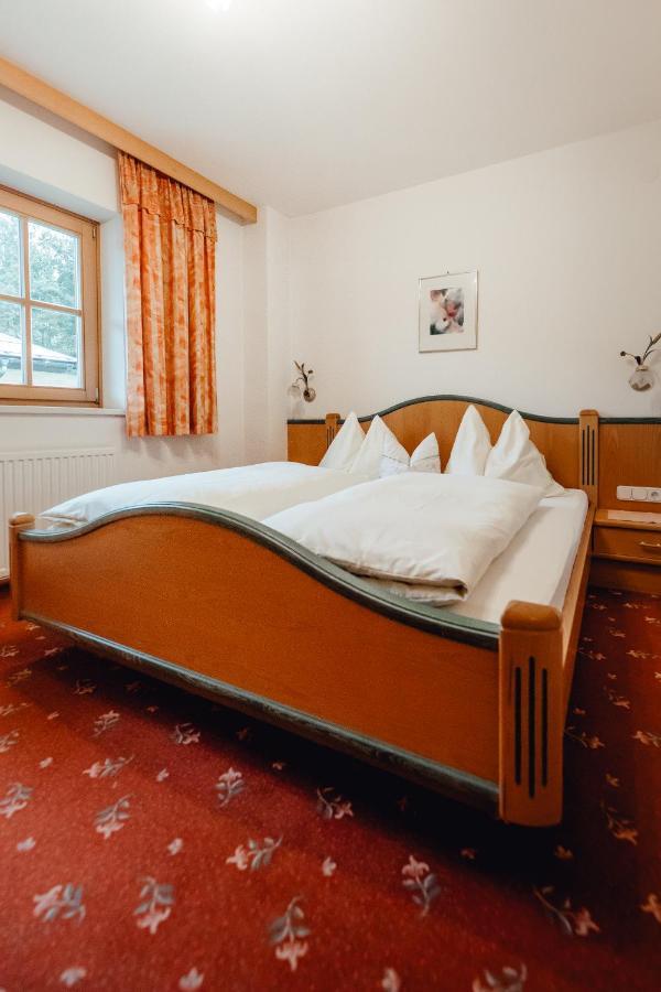 One-Bedroom Apartment,1305483112:JPEG