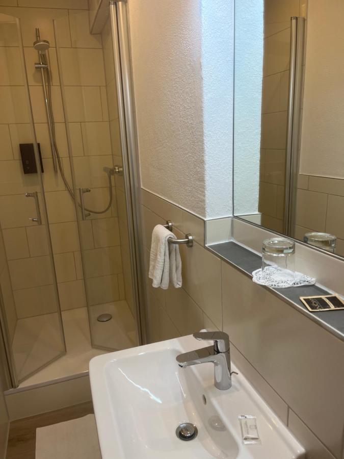 Standard Einzelzimmer mit Dusche
