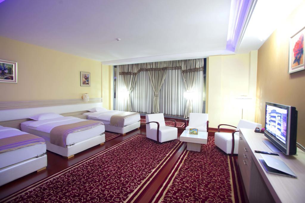 Deluxe Triple Room,769075081:JPEG