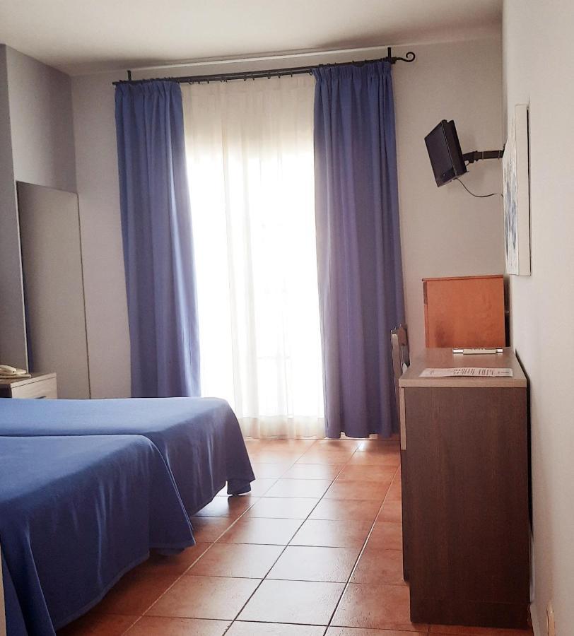 Twin Room,1304087566:JPEG