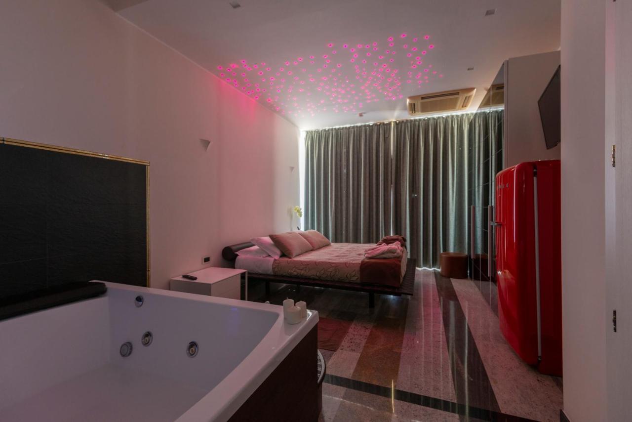 Deluxe Suite Spa Bath Private Garden,1304411125:JPEG