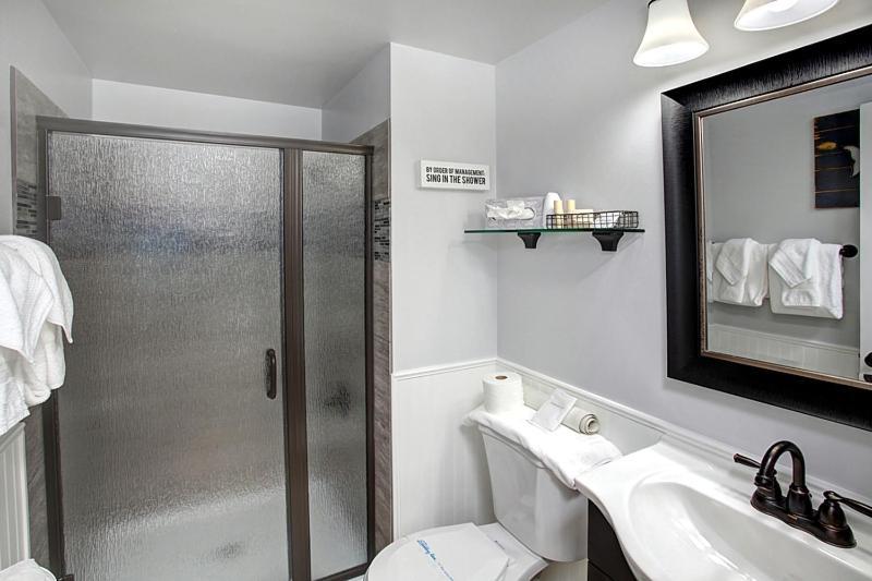 Queen Studio Poolside Pet Friendly No View