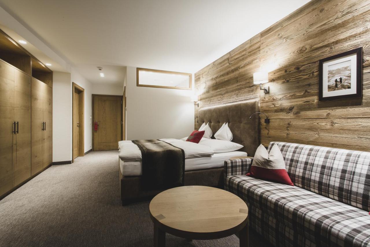 Superior Double Room,1379098883:JPEG