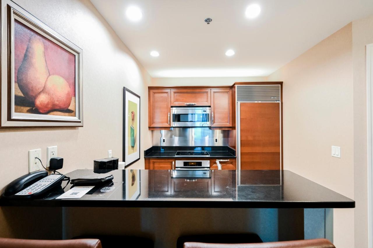 PH Floor Two-Bedroom Balcony